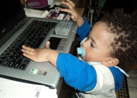 Afinidade com a tecnologia é principal diferencial das crianças atuais (Foto: Taís Brem)